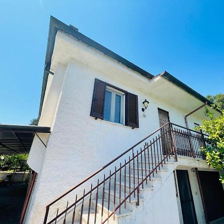 La Casa Di Nonna Attilia Lägenhet Fondi Exteriör bild