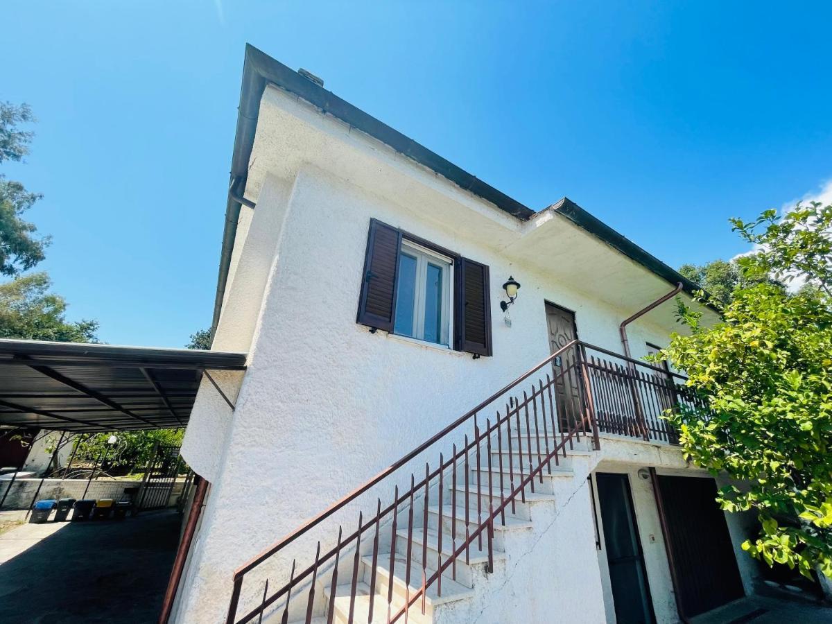 La Casa Di Nonna Attilia Lägenhet Fondi Exteriör bild
